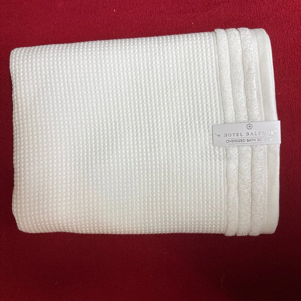 Hotel Balfour 2 Pck Textured Waffle Weave Twist COTTON Bath Towels 30x56” White